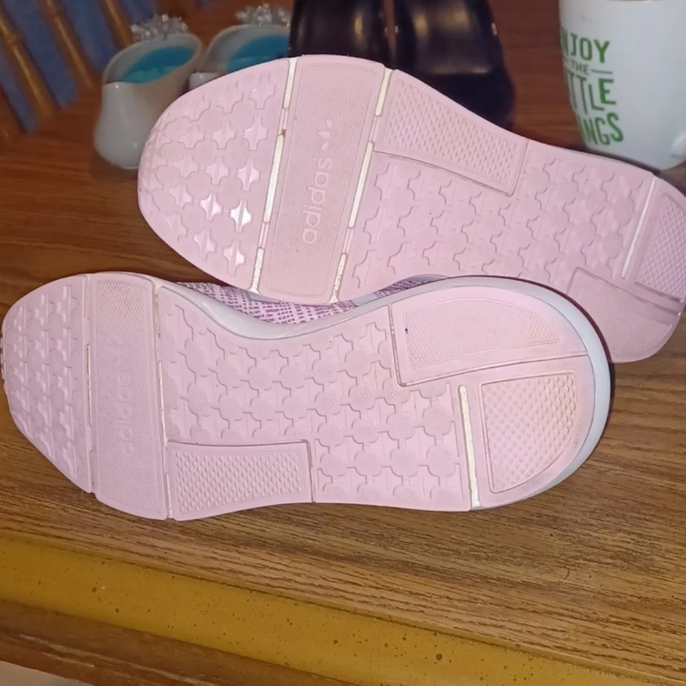 Adidas swift run, pink, girls size 4.5, women's size 6
